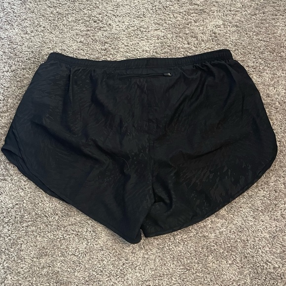 Nike black athletic shorts - Picture 4 of 4